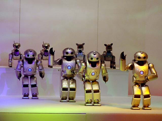ソニー、ROBODEX2003に二足歩行ロボット「SDR-4X II」出展