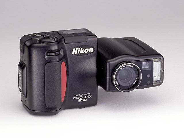 ニコン、211万画素デジタルカメラ「COOLPIX 950/700」
