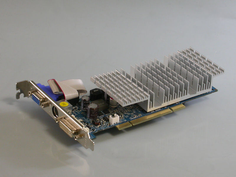 �y�ʐ^13�zPCI�ڑ���GeForce 9400 GT���ڃr�f�I�J�[�h�ł���A���l�u���́uGF9400GT-LP1GH/HS�v