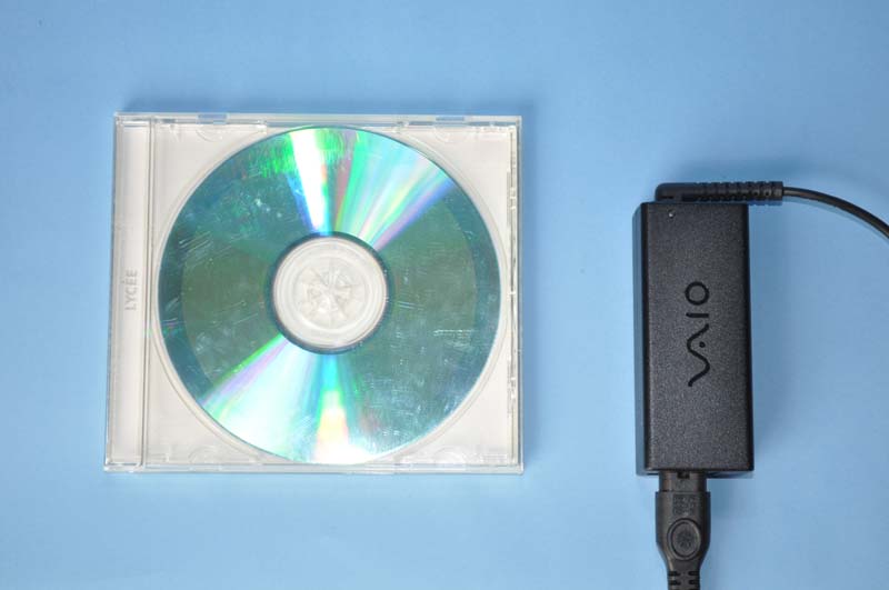 CD�P�[�X(��)��AC�A�_�v�^�̃T�C�Y��r