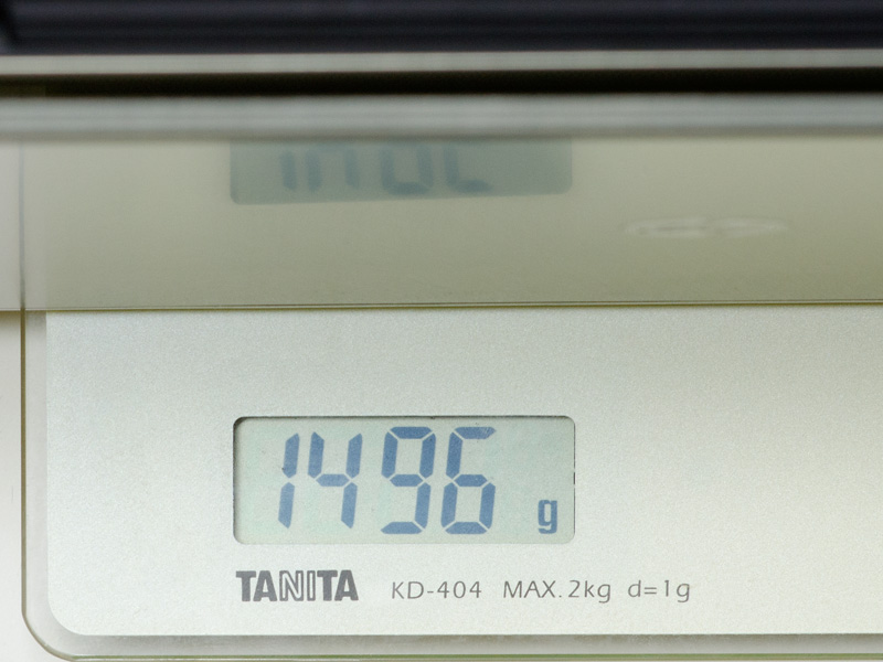 �d�ʂ͎�����1,496g