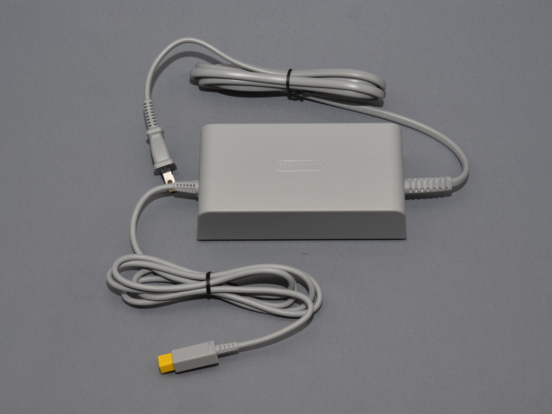 상층에있는, Wii U 본체 용 AC 어댑터
