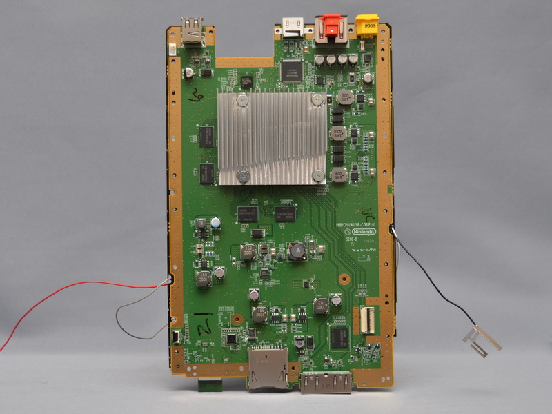 보드를 케이스에서 꺼낸 상태