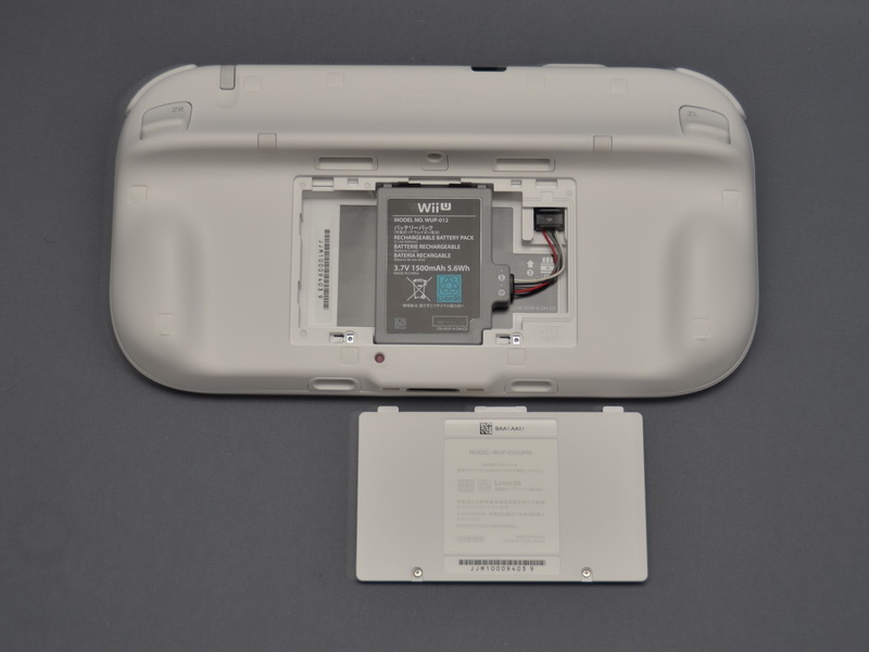 뒷면의 나사를 풀고 뚜껑을 가지고