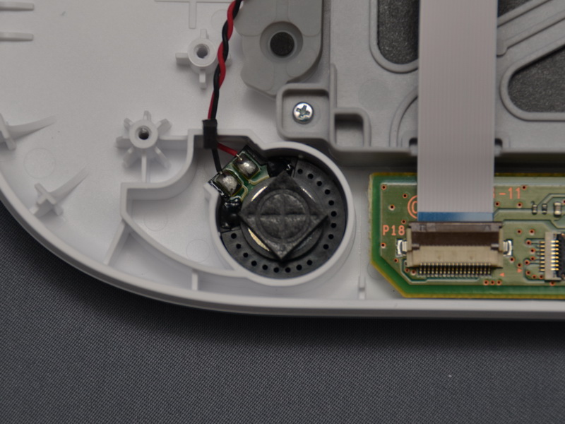 좌우에 스피커도 탑재