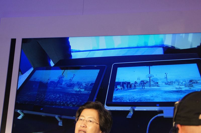 왼쪽 Temash 기반 태블릿, 오른쪽은 Atom Z2760 (Clover Trail) 기반 태블릿.  Atom Z2760의 3D 렌더링 다소 늦거나하고 있었지만, Temash 분은 부드럽게 3D 그릴 수 있었다