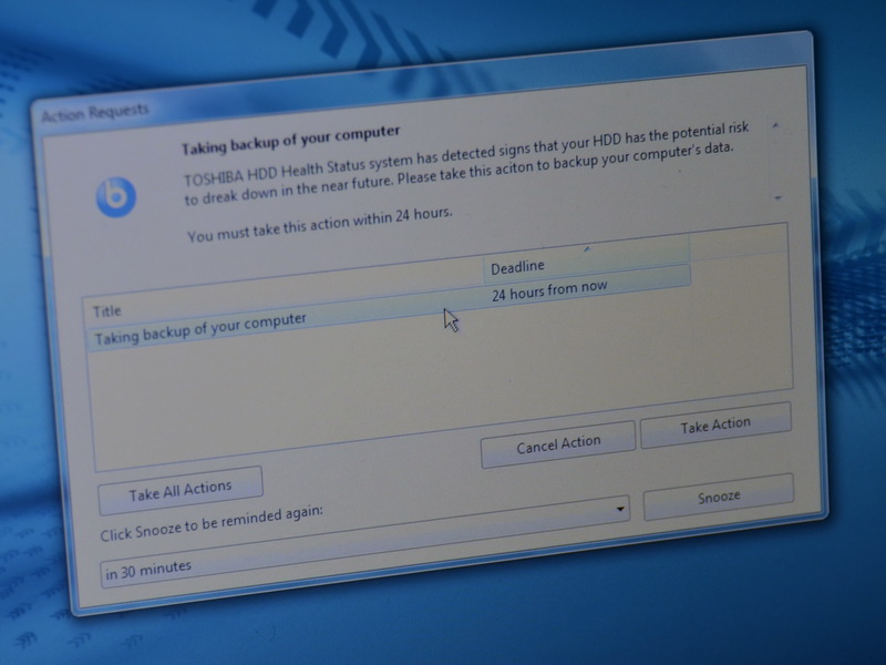 HDD에 문제가 확인되면 클라이언트에 백업 지시 메시지를 표시하거나 자동으로 백업 프로그램을 시작하고 백업 할 수