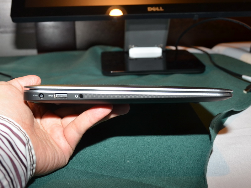 좌측면.  기존 모델과 동일한 앞으로이 얇고 뒤쪽이 두꺼운 디자인을 채용