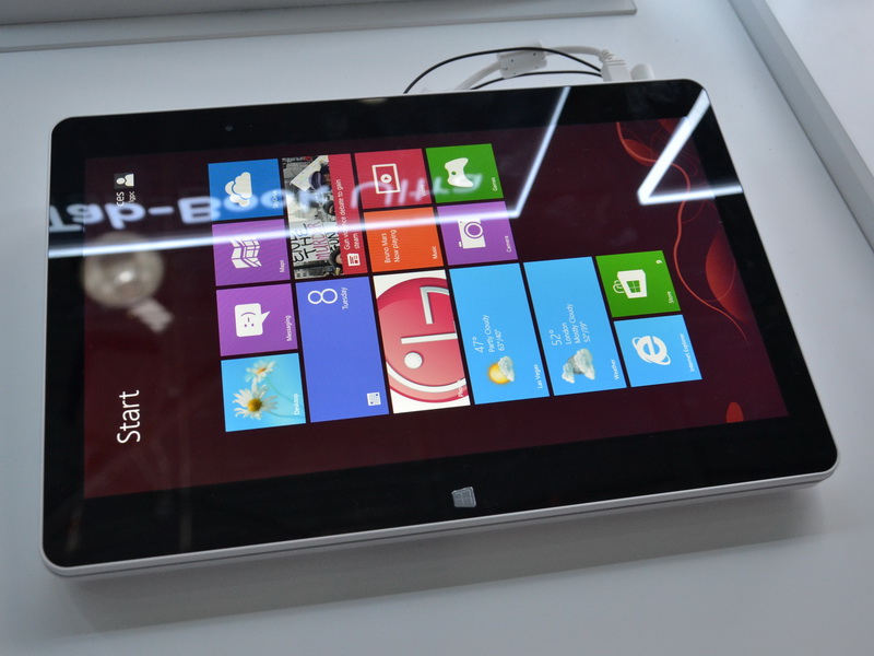 액정은 1,366 × 768 해상도의 11.6 형 IPS 액정으로, 발자국도 Tab-Book H160와 같은