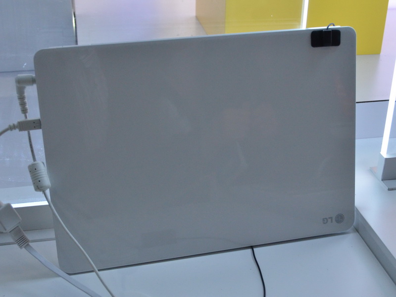 상판 부분은 광택감이 강한