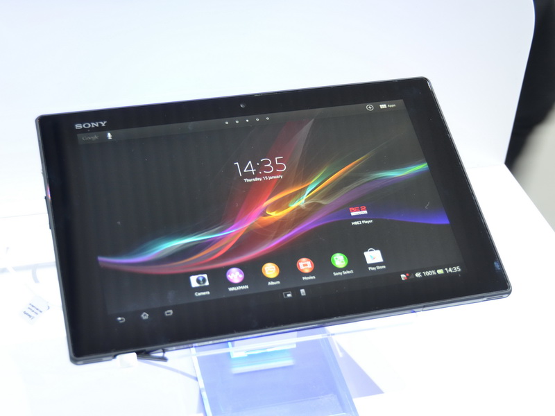 글로벌 버전 Xperia Tablet Z.  LTE 대응 모델과 Wi-Fi 전용 모델을 라인업