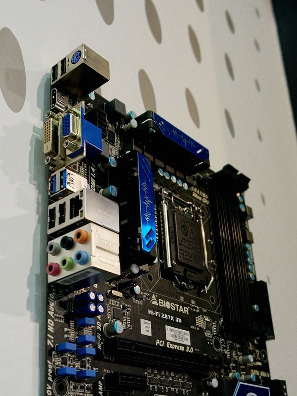 BIOSTAR가 전시 한 Intel Z87 탑재 ATX 메인 보드 