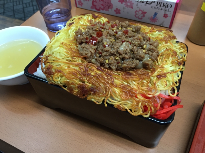 実録! 編集飯】【“できる”大食漢の神保町ペロリ旅】肉麺重 飯マシ