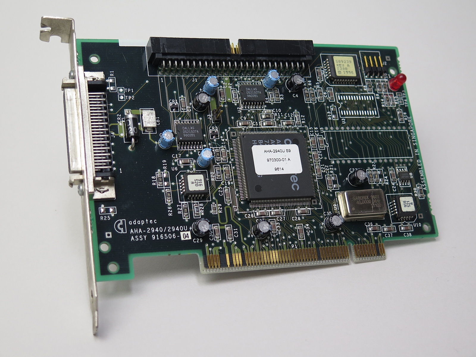 ADAPTEC SCSI CONTROLLER AHA-2940UW/B 