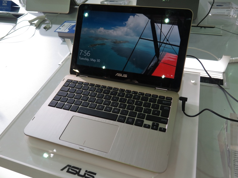 イベントレポート】ASUSがひっそり展示した11.6型2in1「VivoBook Flip