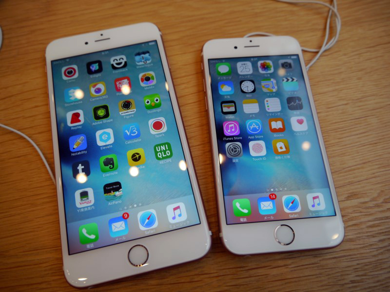 iPhone 6s/6s Plusが発売、アップルストア表参道に列をなす ～事前予約
