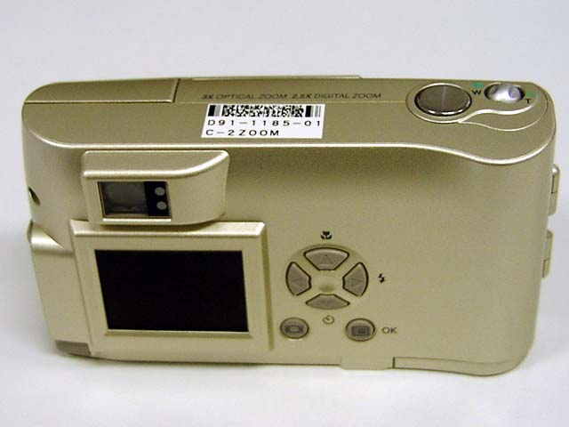 オリンパス、実売3万円のコンパクトデジカメ