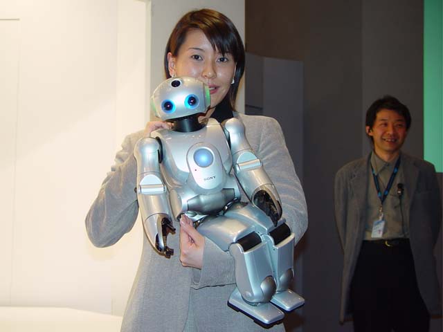 Андроиды в реальной жизни. Qrio робот. Sony Qrio. Робот Sony SDR-4х. Современные роботы андроиды.