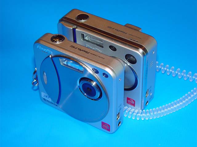 富士フイルム、xD-Picture Card対応のコンパクトデジカメ「FinePix F402」