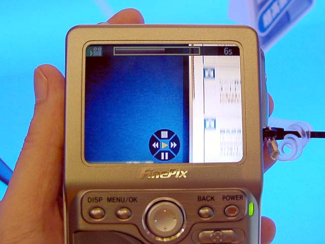 富士フイルム、VGA/30fps動画デジカメ「FinePix M603」