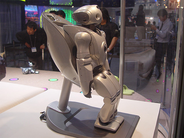 ロボットの総合博覧会「ROBODEX2003」開催