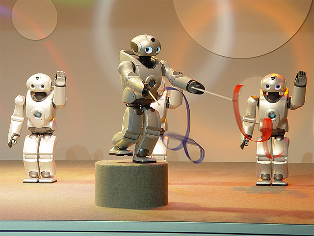 ロボットの総合博覧会「ROBODEX2003」開催