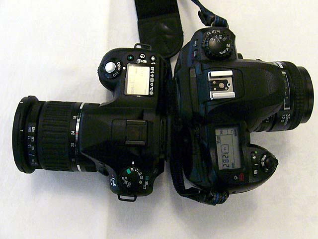 ペンタックス、レンズ交換式デジタル一眼レフカメラ「*ist D」