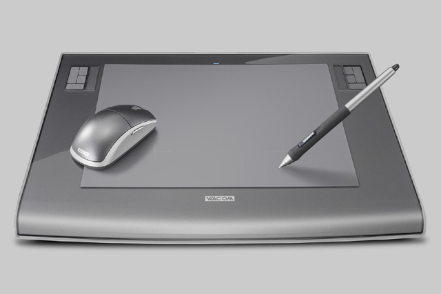 ワコム、トラックパッドを搭載したペンタブレット「Intuos3」