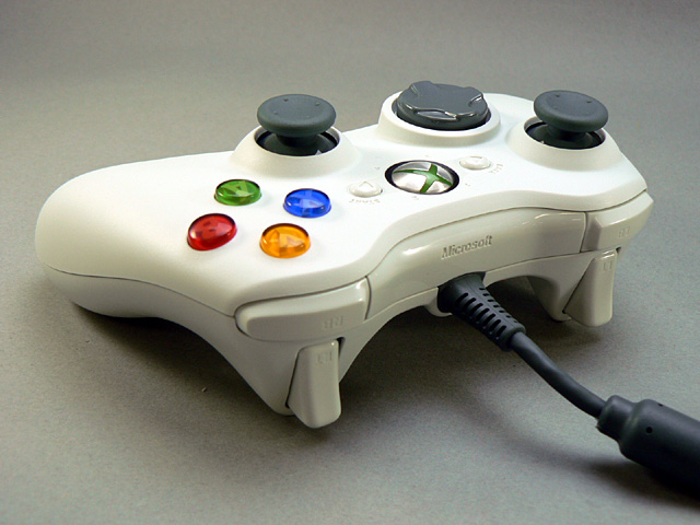 マイクロソフト Xbox 360とpc両対応のゲームコントローラ