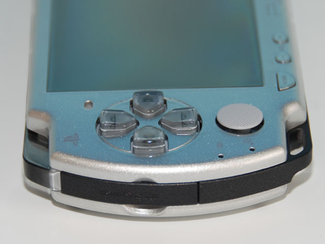 新型PSP「PSP-2000」ファーストインプレッション