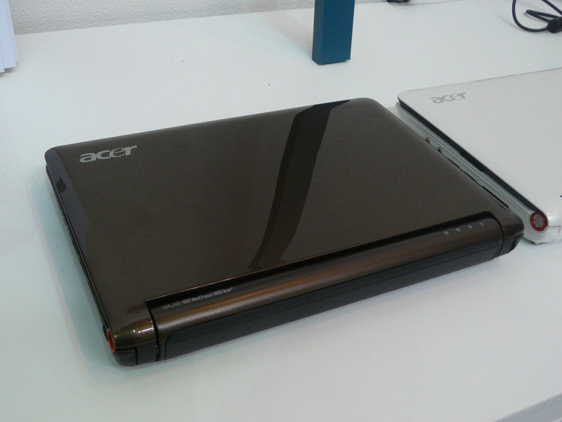 【Acer編】8GB SSD搭載で399ドルのAtom搭載ノート「Aspire one」