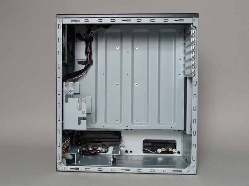 液晶一体型PCを自作できるケース3R SYSTEM「Ldorado」フォトレビュー