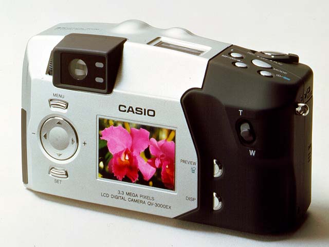 カシオ、88,000円の334万画素3倍ズームデジタルカメラ「QV-3000EX」