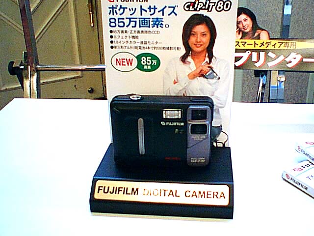 FUJIFILM CLIP-IT80  デジタルカメラ　F CI-80ストラップSDカード