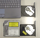 上が標準CD-ROMドライブ、下がCD-Rドライブ