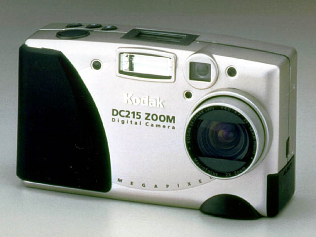コダック、小型で低価格な109万画素デジタルカメラ「DC215 Zoom」