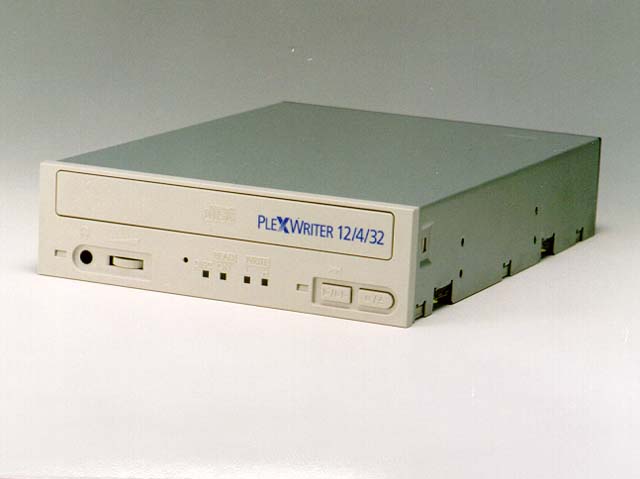 プレクスター、SCSI接続の12倍速CD-R/RWドライブ