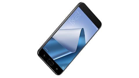 Asus トリプルレンズ 4軸光学手ぶれ補正で写真に強い Zenfone 4 Pro 12mm相当の広角カメラ搭載 Zenfone 4 も Pc Watch Asus トリプルレンズ 4軸光学手ぶれ補正で写真に強い Zenfone 4 Pro 12mm相当の広角カメラ搭載 Zenfone 4 も Pc Watch