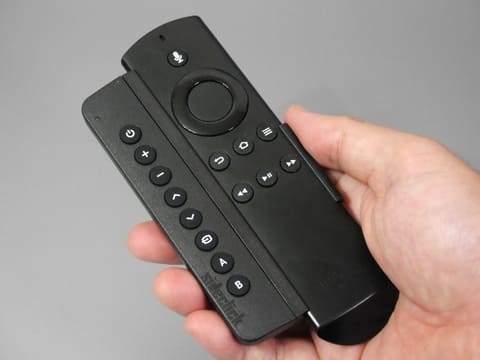 やじうまミニレビュー Amazon Fire Tvのリモコンに音量ボタンを追加できる Sideclick Remotes 複数台のリモコンを1つに集約可能 Pc Watch