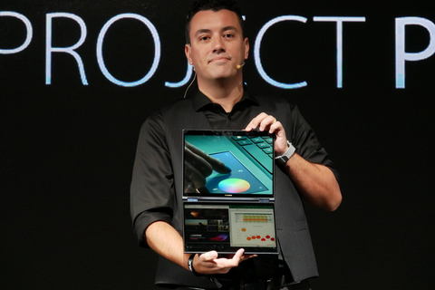 イベントレポート Asus キーボードも液晶のデュアルディスプレイpc Project Precog Pc Watch