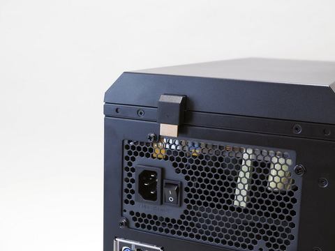 Hothotレビュー マウス 新筐体となった G Tune Nextgear Micro ゲーミングらしからぬフラットデザインでも中身は紛れもなくゲーミングpc Pc Watch