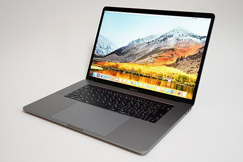 Hothotレビュー】6コアCPUを初搭載した、2018年版MacBook Pro 15インチ 
