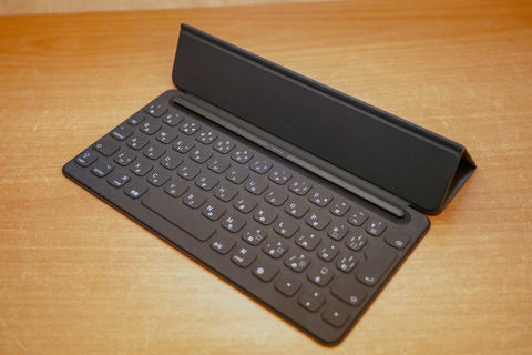 笠原一輝のユビキタス情報局 同じ10型級のsurface Goとipad Proはどちらが使いやすいのか 多方面から実機で検証 Pc Watch