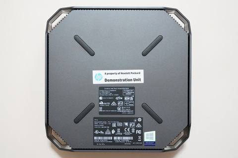 Hothotレビュー 20cm四方サイズにxeon E Quadroを詰め込んだ小型ws Hp Z2 Mini G4 Workstation 実機レビュー Pc Watch