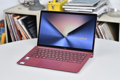 Pr Creators Meet Asus 第7回 Asusの13 3型モバイルノート Zenbook S で 北上氏がデジタルマンガ制作を実演 Pc Watch