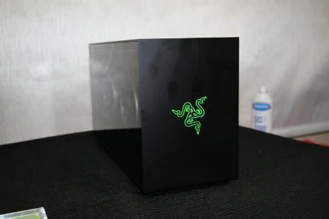 イベントレポート Razer Nucベースのpcモジュールを利用した小型ゲーミングpc Pc Watch