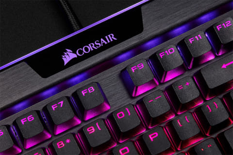 Corsair Cherry Mx Speed Rgbキーのゲーミングキーボードとマウス Pc Watch