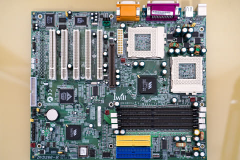 やじうまpc Watch 懐パーツ デュアルsocket 370初のddr266対応マザー Iwill Dvd266 R Pc Watch