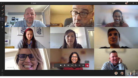Microsoft Teamsのビデオ会議に最大9人同時表示の新機能を提供開始 Pc Watch