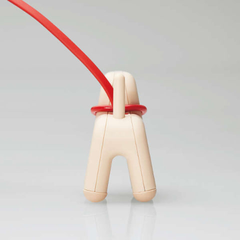 キュートな犬型webカメラがエレコムから 後ろ足で画面挟み込みの芸も Pc Watch